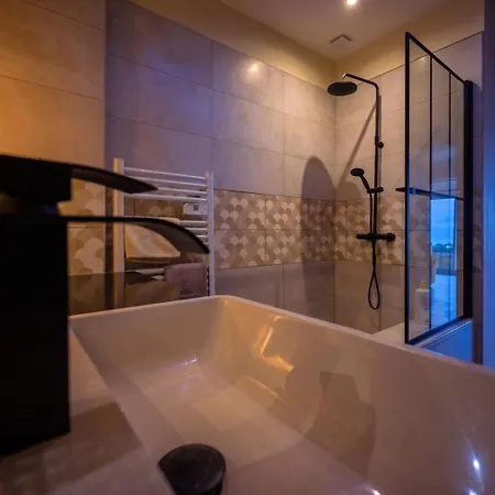Eva -inn With Apartamento Carcassonne